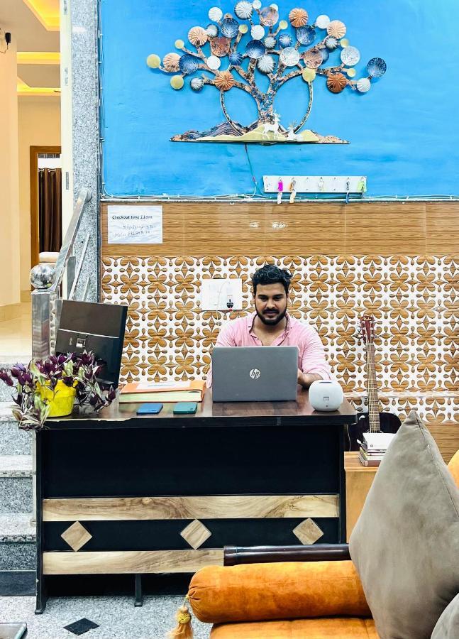 Shanti Hostel And Garden Cafe Rishikesh Luaran gambar