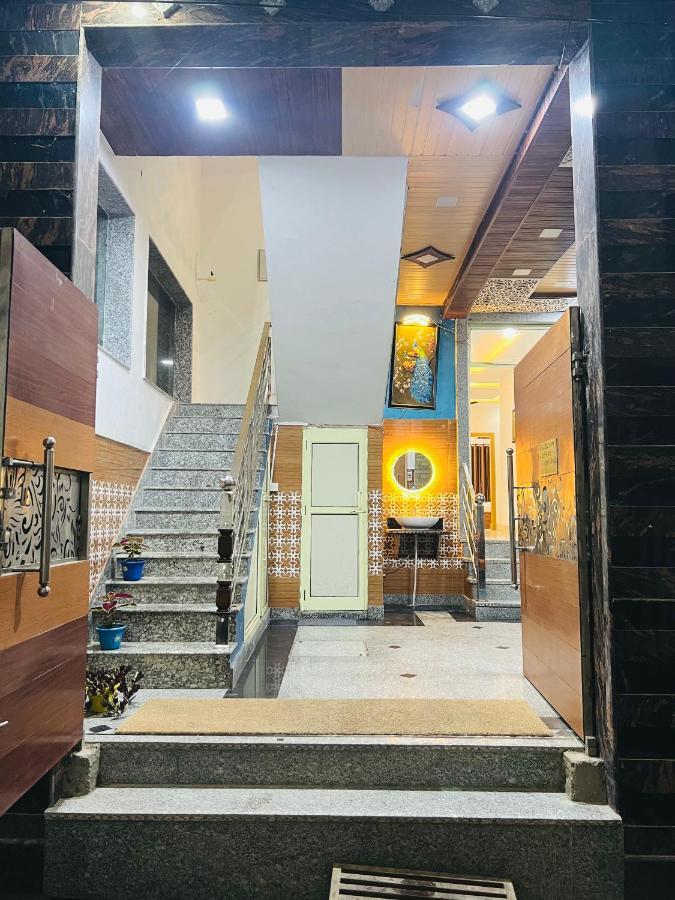 Shanti Hostel And Garden Cafe Rishikesh Luaran gambar